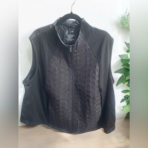 XERSION Women’s black vest, NWT